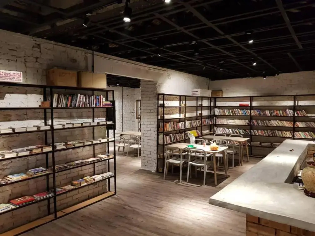 Books & Beds