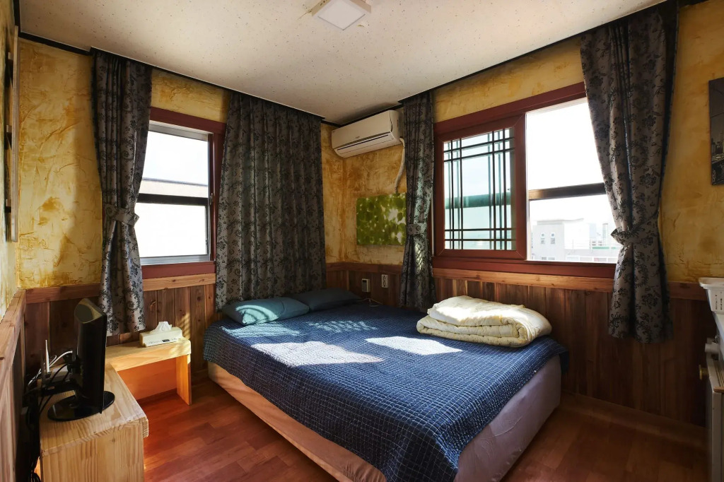 Gudeok Guesthouse
