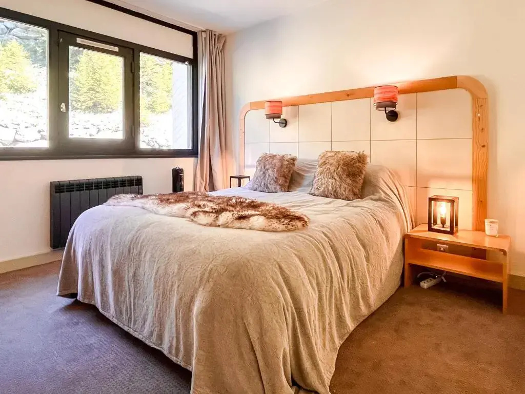 Large 2-Bedroom Apartment, Centre of Flaine Foret