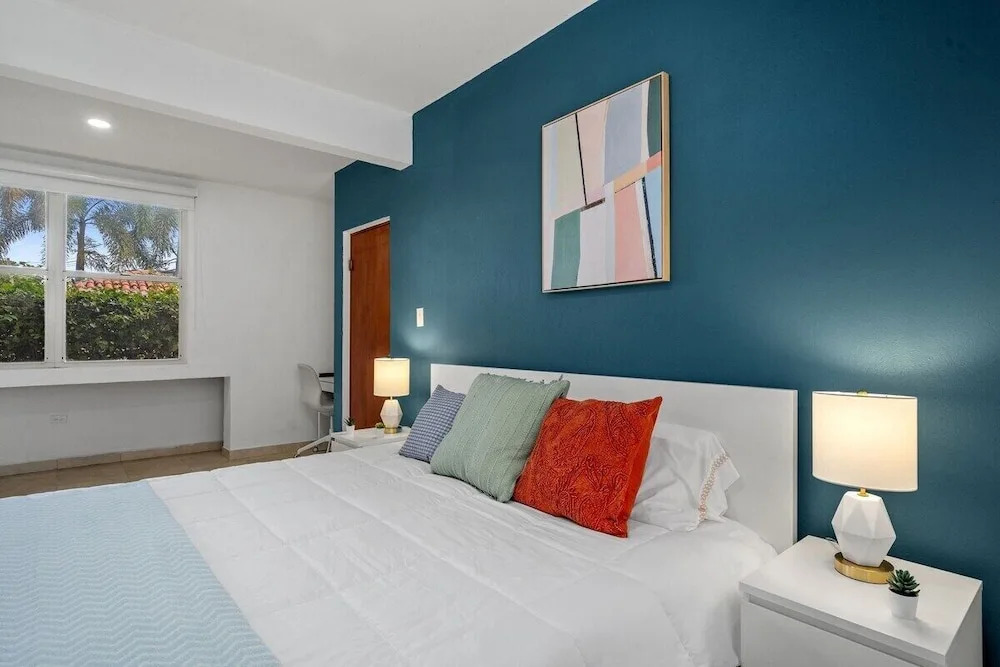 Puerto Rico Oceanpark Beach Rental With King Size Bed Otium Rentals