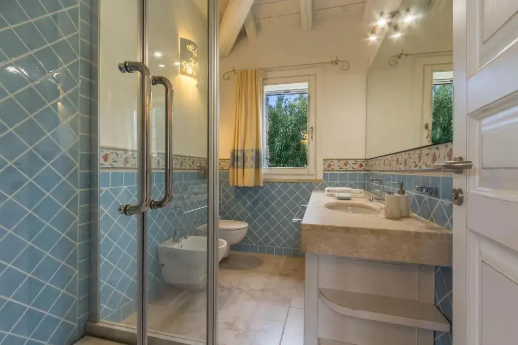 Villa Bougainvillea con piscina e giardino privato a pochi passi dal mare