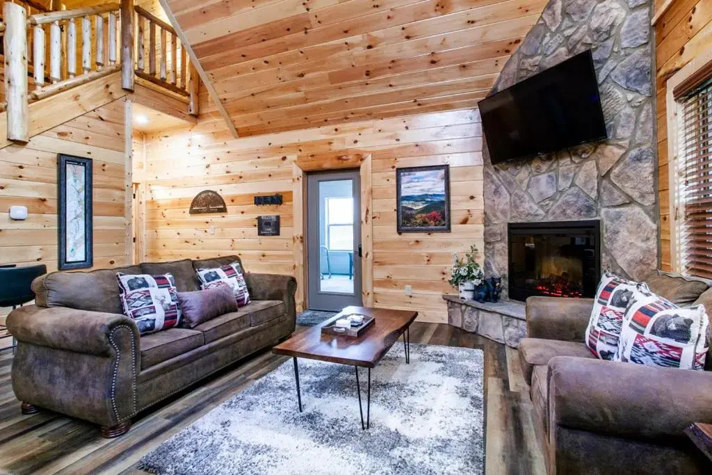 Swimming Bears Lodge 1 with Indoor Pool and Hot Tub