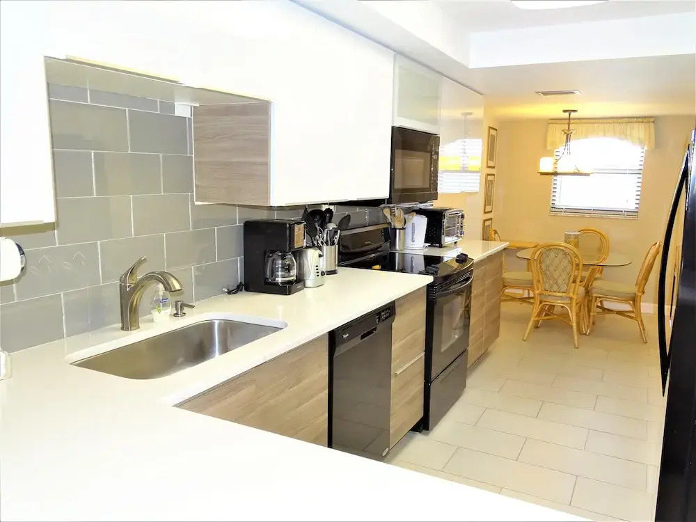 Gulf And Bay Club- B508 Beautiful Unit! 2 Bedroom Condo