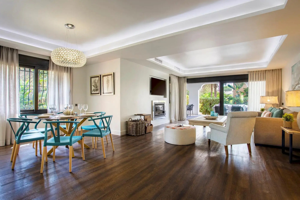 Spectacular apartment with direct access to the beach. Venalmar T