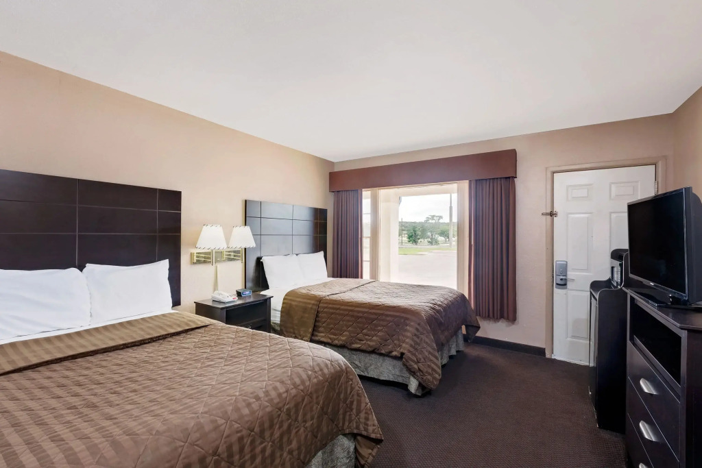 Super 8 by Wyndham Columbia/Ft. Jackson SC