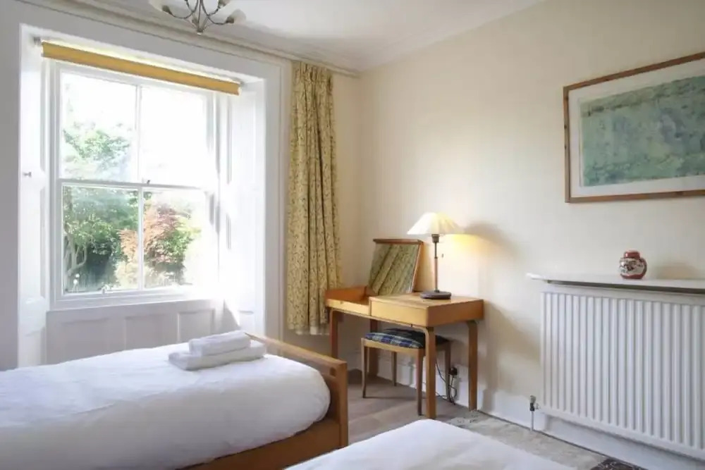 3 Bedroom Apartment With Private Entrance