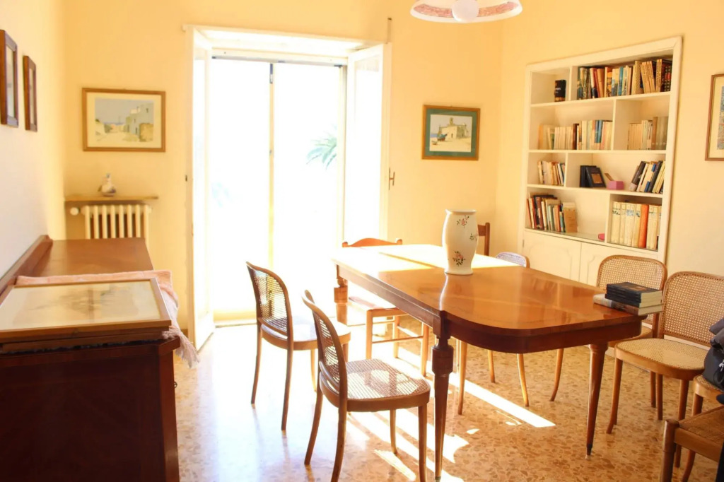 Bright apartment with a beautiful lagoon view.-Mura di Levante