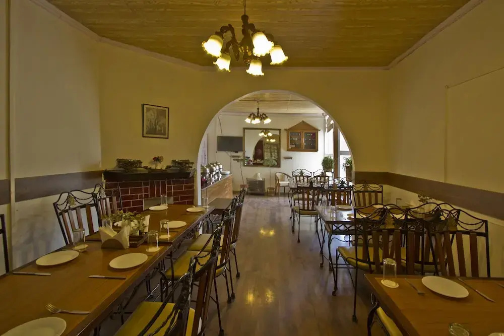 OYO 1706 Hotel The Alpine Heritage Residency