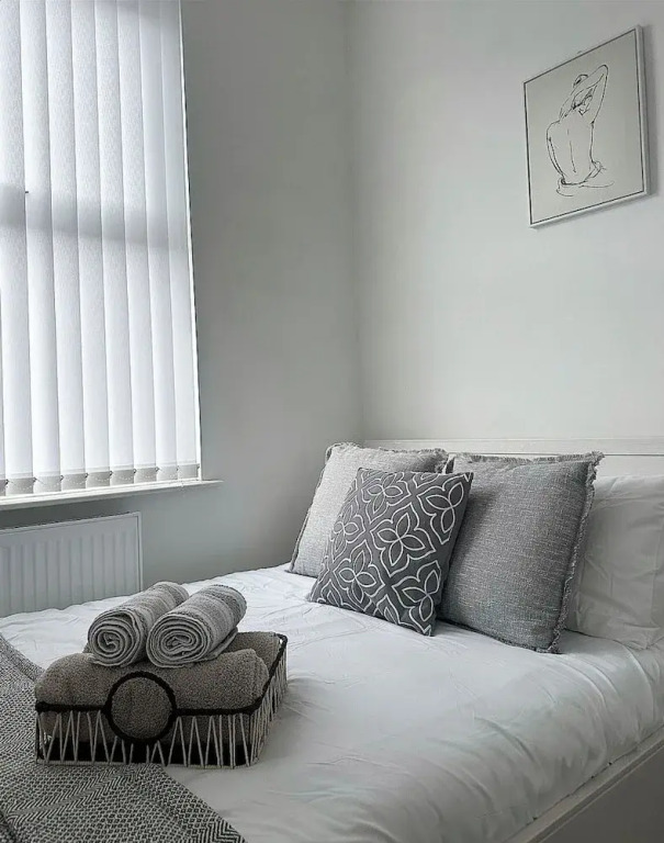 3 Bedroom House Near Liverpool Football Stadium