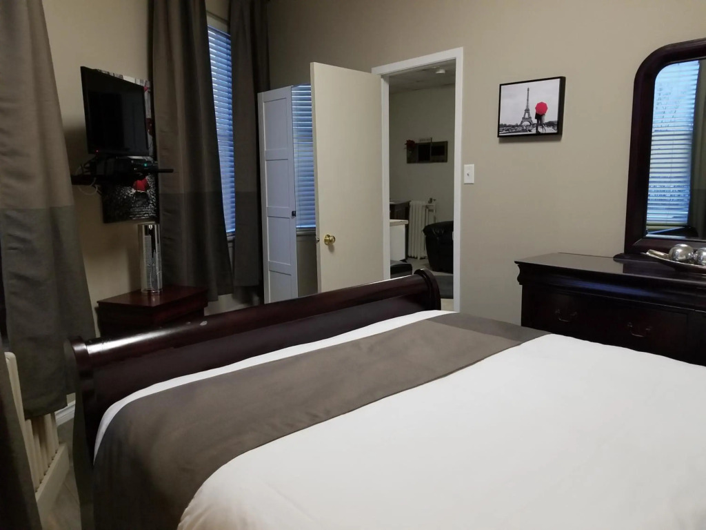 1-Bedroom Cozy Suite #26 by Amazing Property Rentals