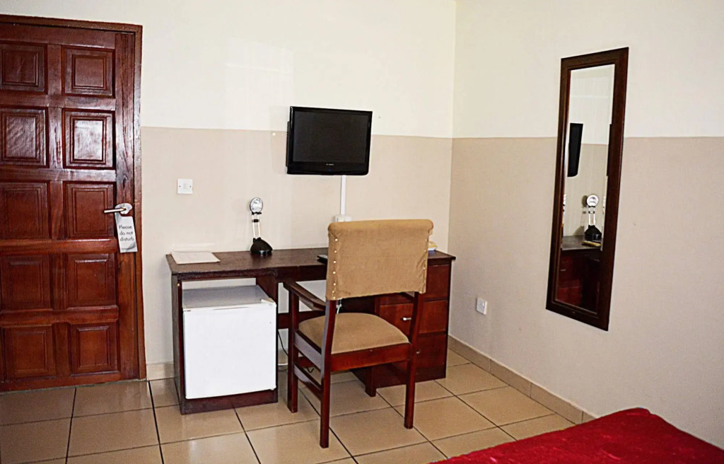 Kunta Kinte Hotel