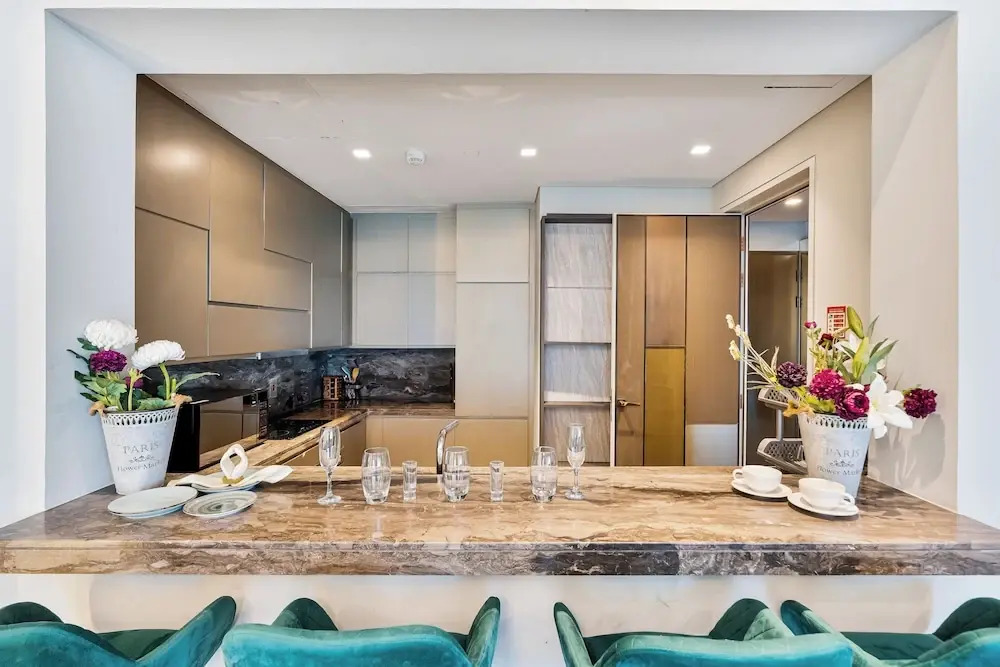 High End Luxury Stay with Full Palm Jumeirah View