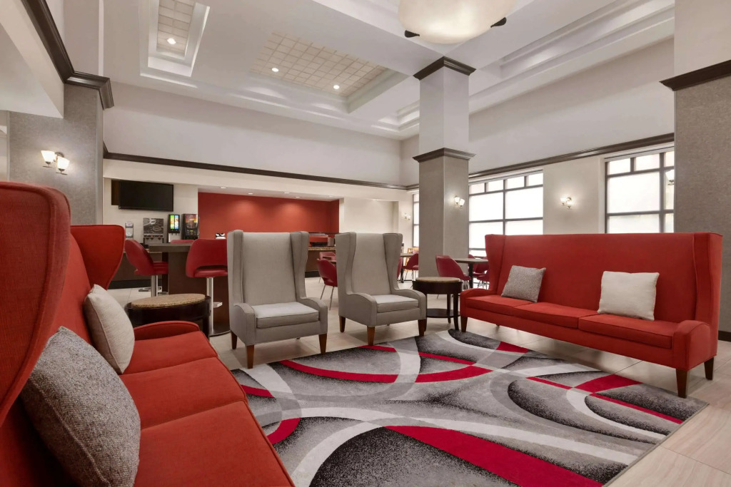 Ramada by Wyndham Suites Orlando Airport- Free Airport Shuttle