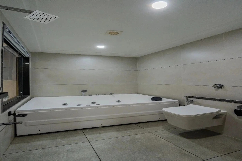 Hotel TGR Pride