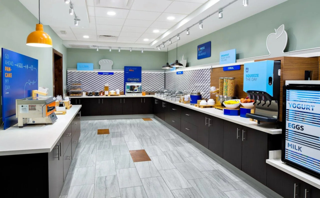 Holiday Inn Express & Suites Lubbock Central - Univ Area by IHG