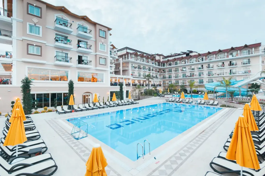 Отель LOceanica Beach Resort All Inclusive