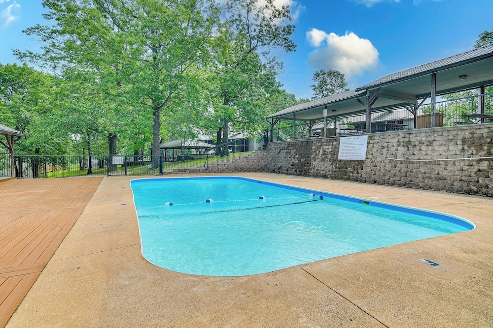 Hike & Leaf Peep! Condo 2 Mi to Silver Dollar City