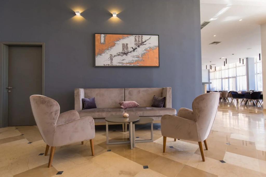 Arena Hotel Holiday