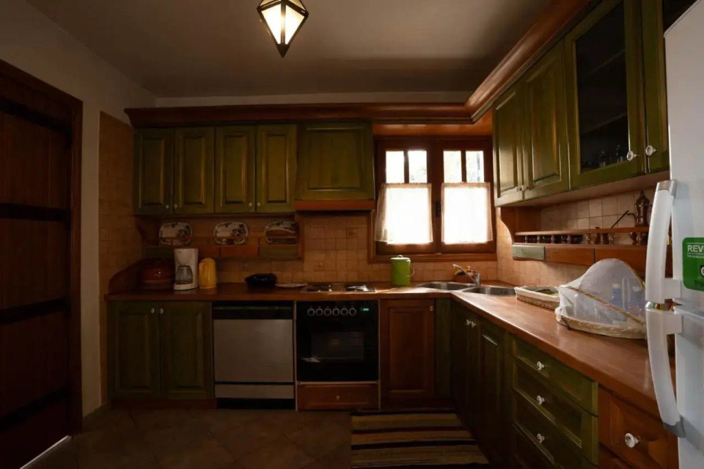 Hyas Residences