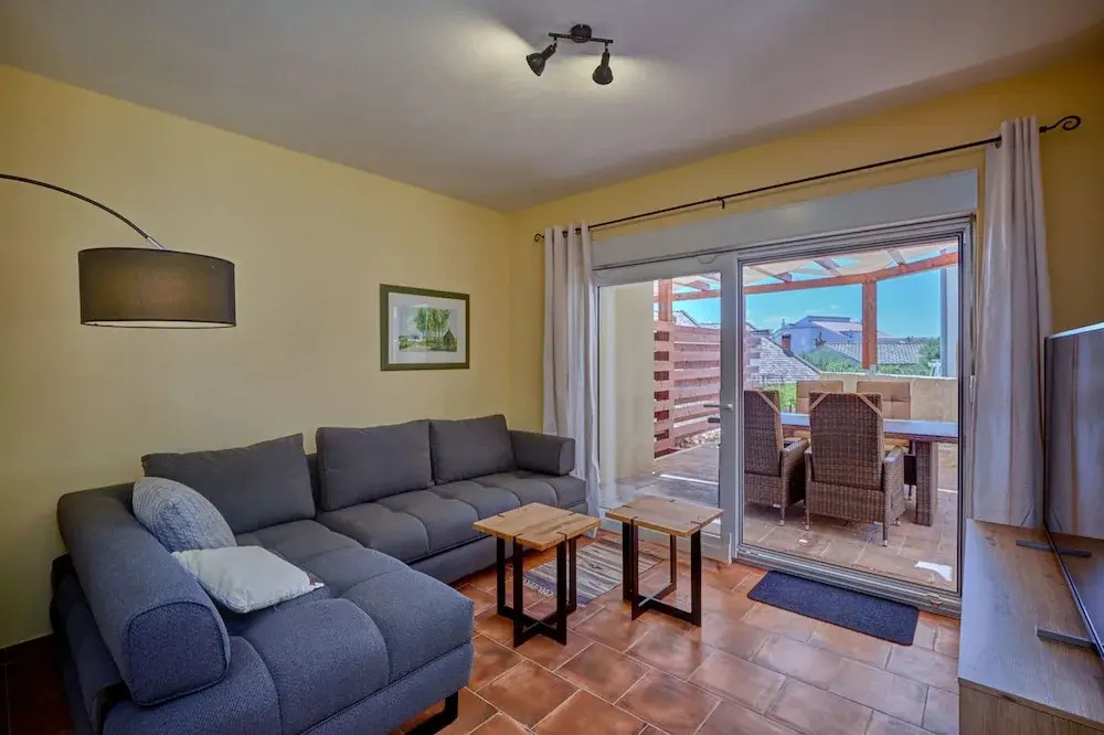 Anovi Holiday Homes by Litto - 5 Min Walk to Beach