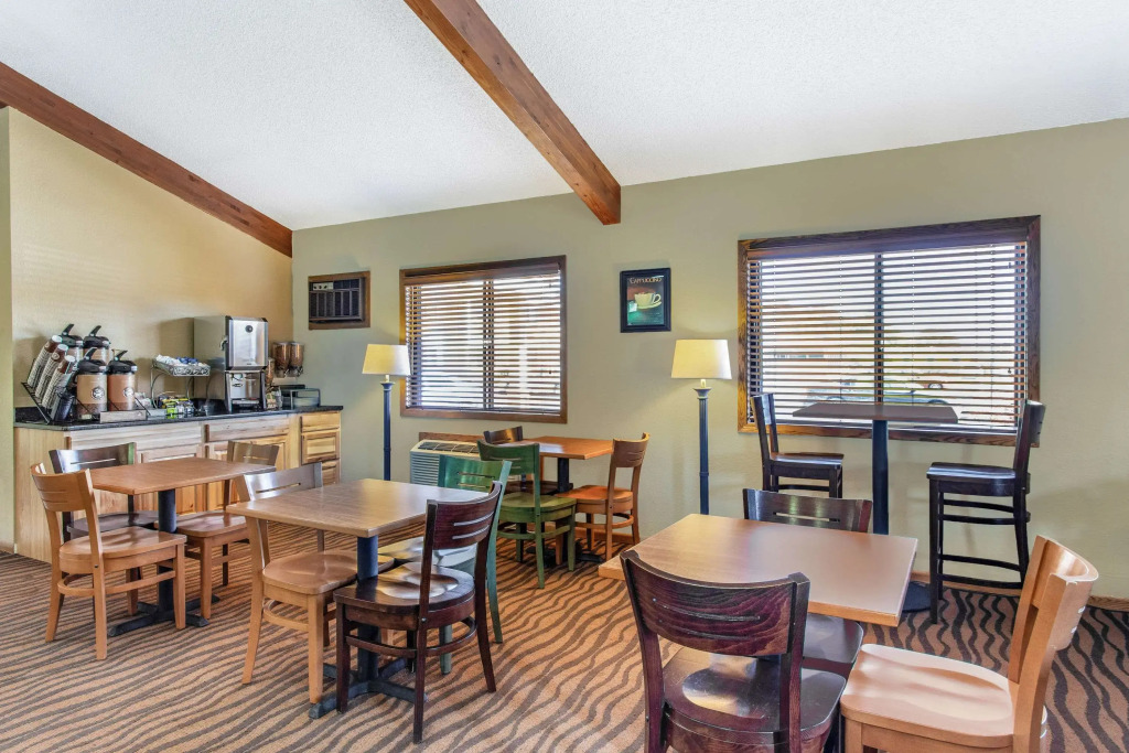 AmericInn by Wyndham West Bend