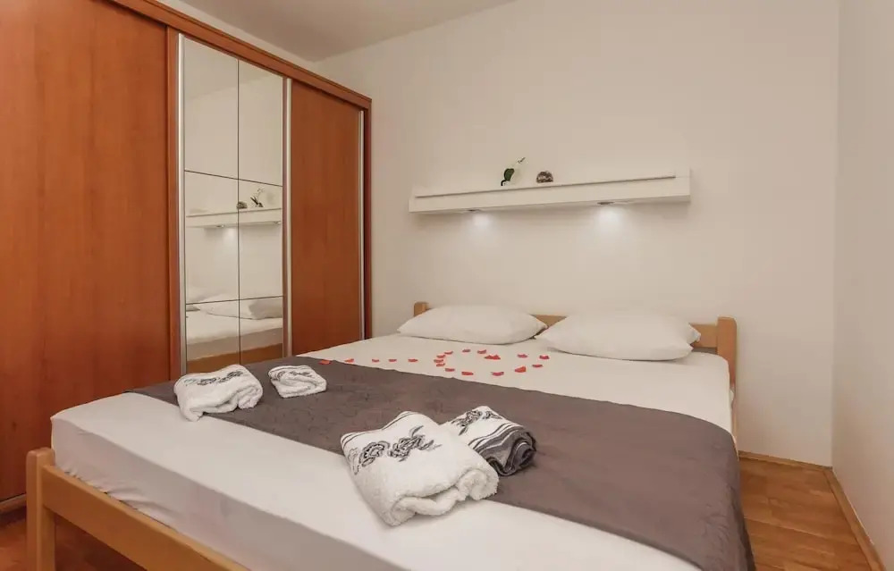 Amazing Home In Kastel Novi