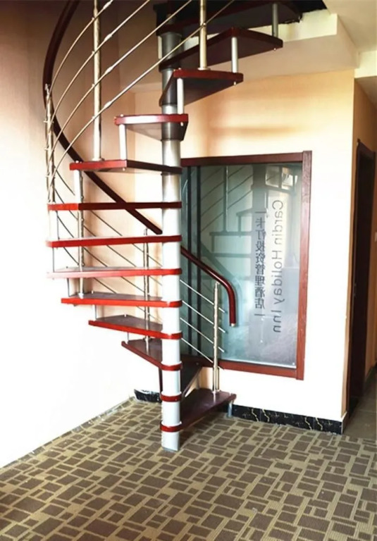 Cardin Holiday Hotel