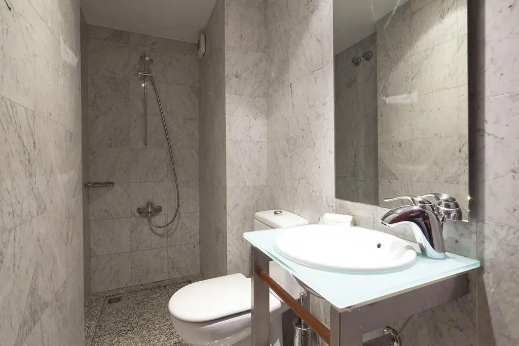 Classic Bonanova - 4 Bedroom Apartment 2nd Floor - Msb 56028