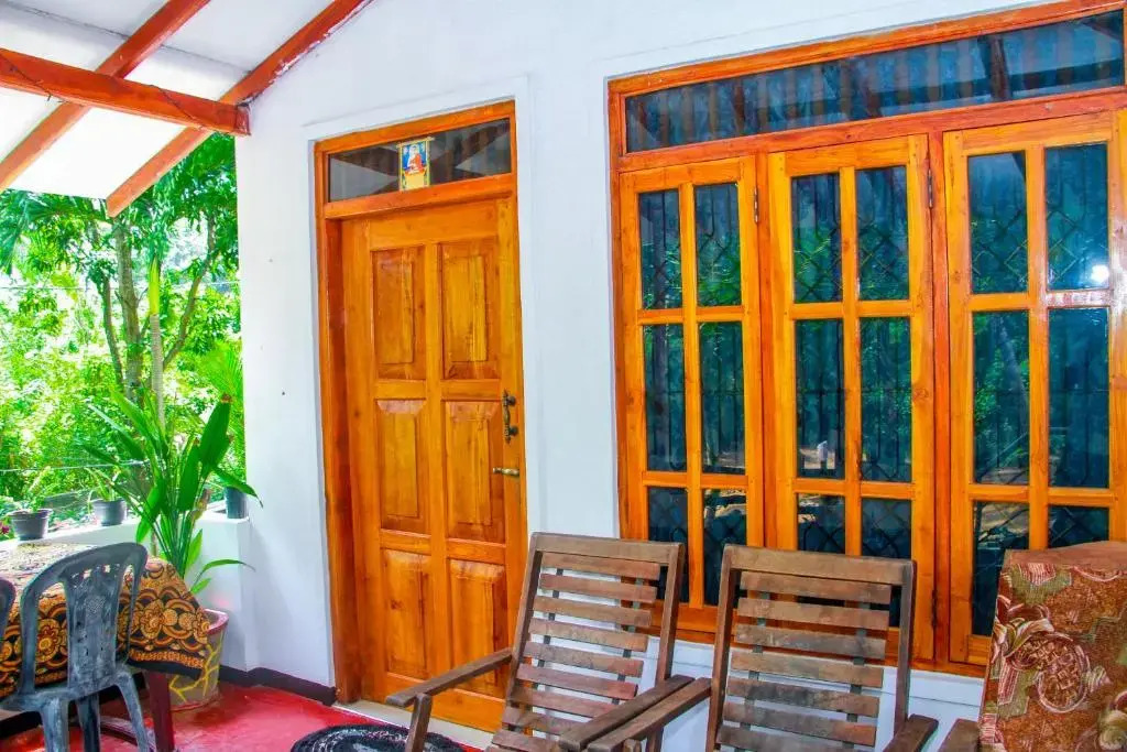 Sigiri Tarushan Home Stay