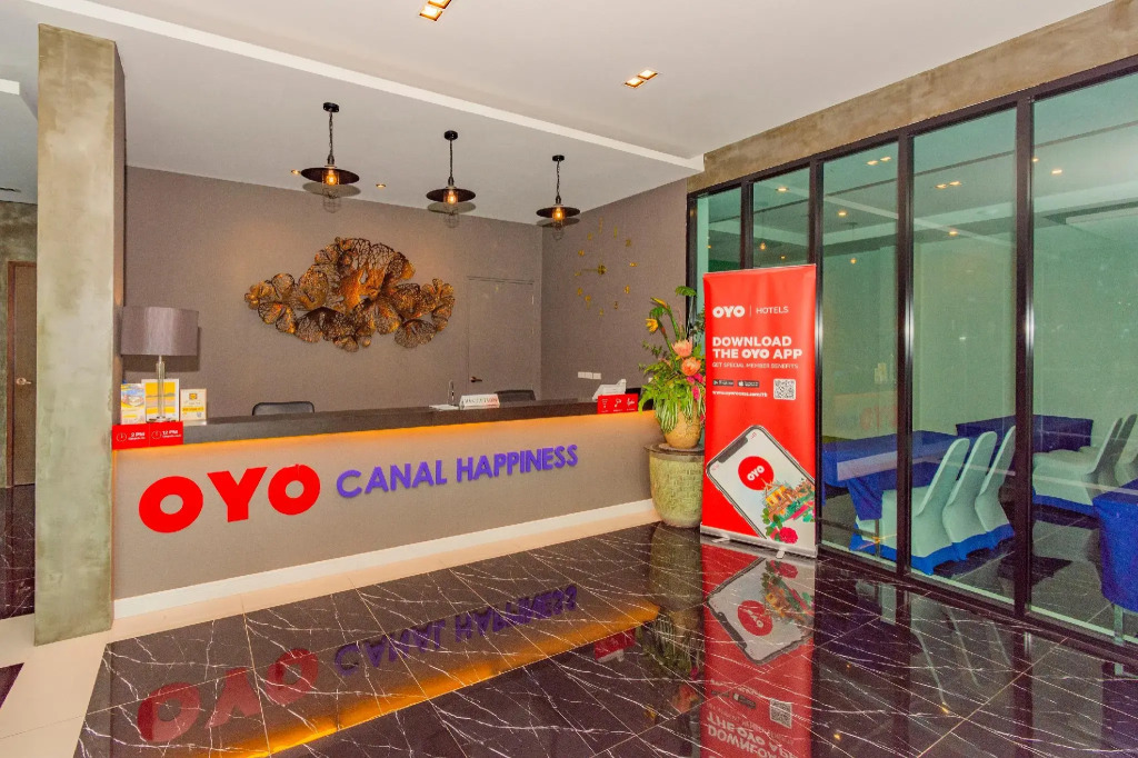OYO 687 Canal Happiness Hotel
