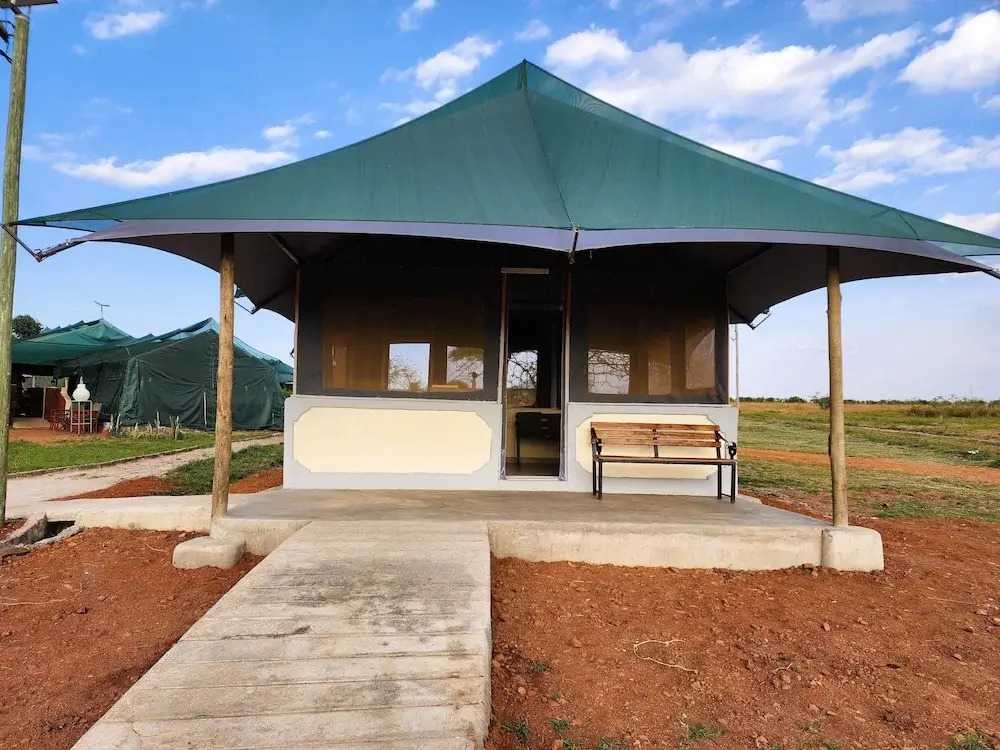 Endeem Mara Resort