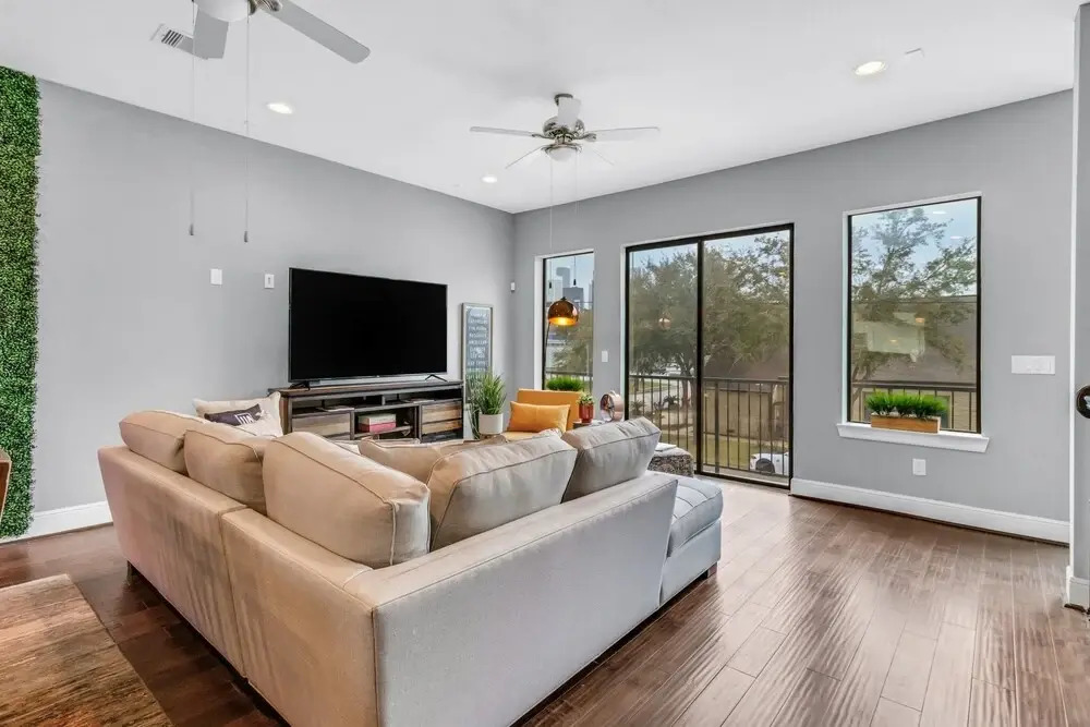 Modern, Houston Inspired House W/ Best Views Of Downtown! - Less Than 1 Mile To Eado/midtown Bars 3 Bedroom Home by Redawning