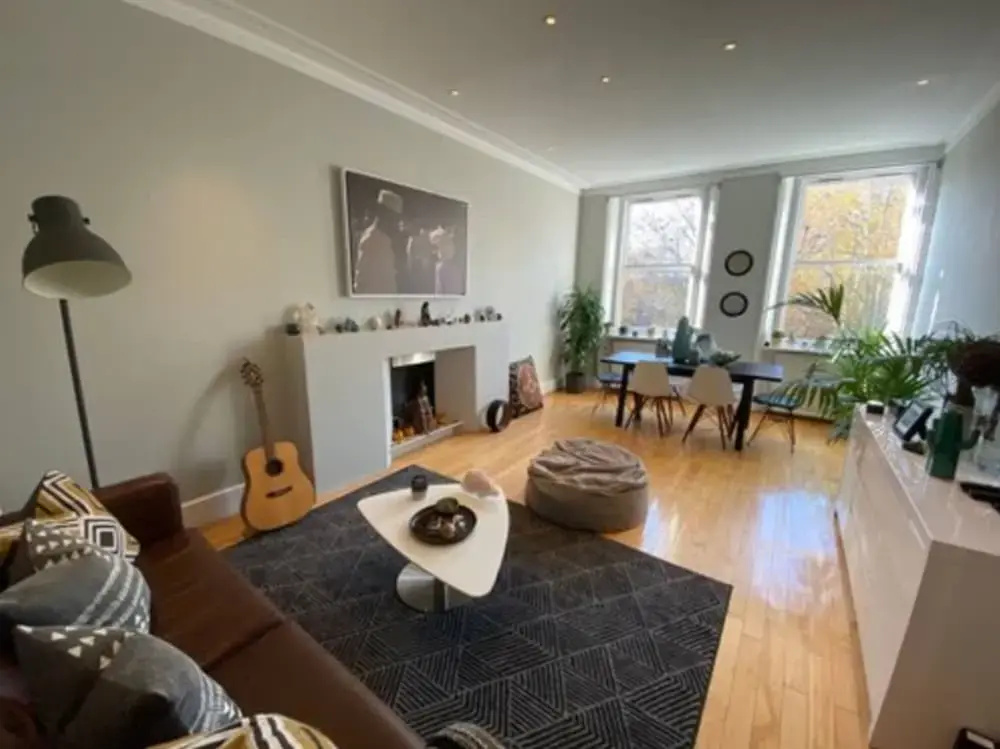 Beautiful 2 Bedroom Property in Earl's Court