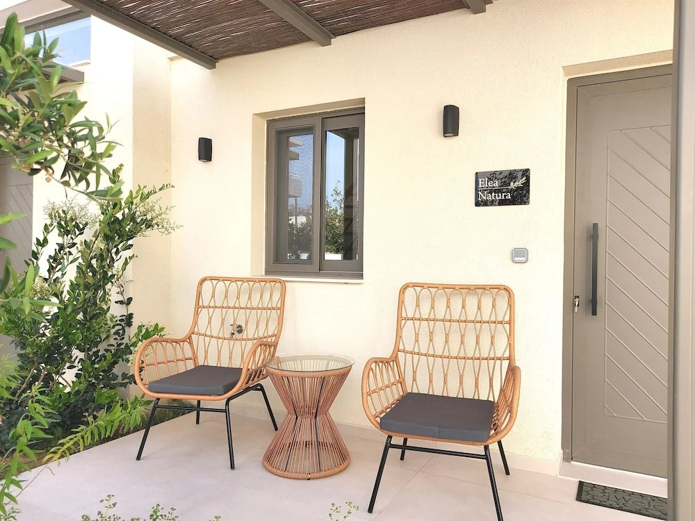 Elea Suites Adelianos Kampos
