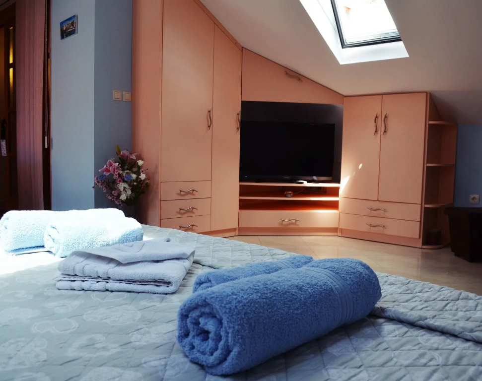 M & J Central Suites