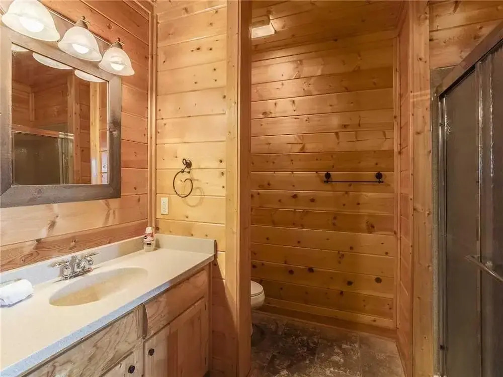 Misty Blue 1 Bedroom Home with Hot Tub