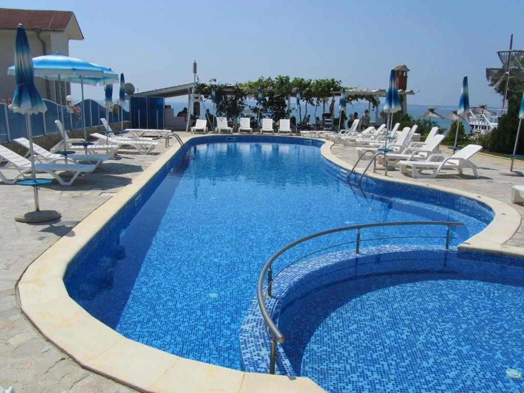 Nushev Hotel
