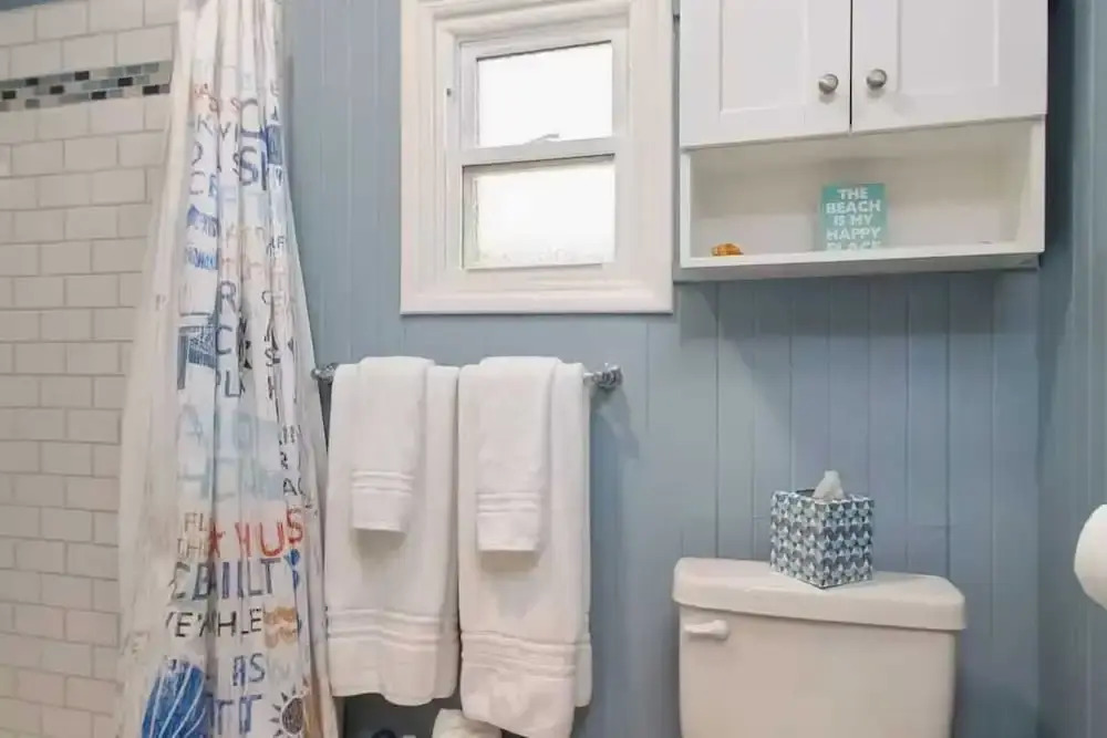 Stylish Newport Condos w/ Dock Access, Walk to Balboa Fun Zone and Beach