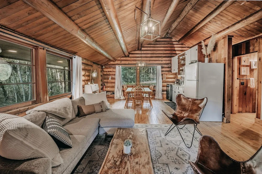 76GS - Genuine Log Cabin - WI-FI - Pets Ok - Sleeps 4