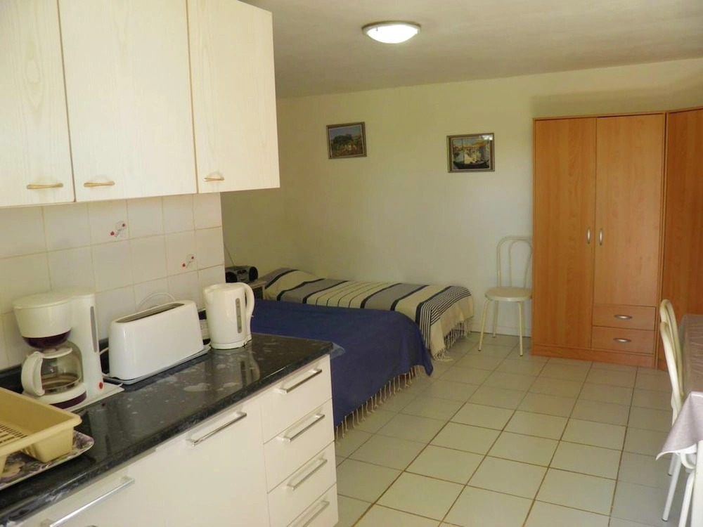 Studio in St Paul , with Wonderful Sea View, Enclosed Garden And Wifi - 8 Km From the Beach
