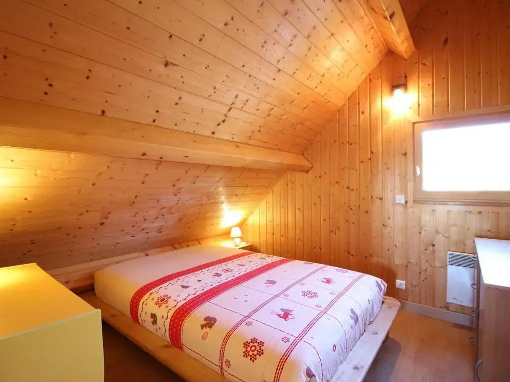 Chalet spacieux avec parking et WiFi au Mont Dore - FR-1-608-106