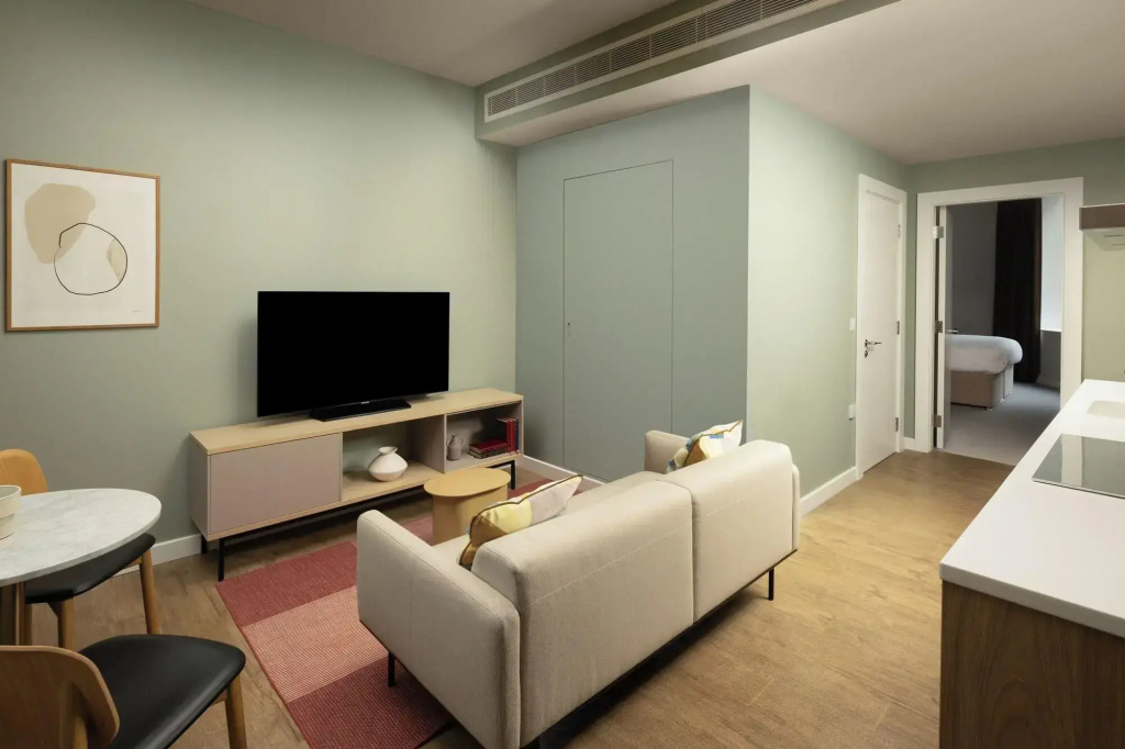 The Lincoln Suites