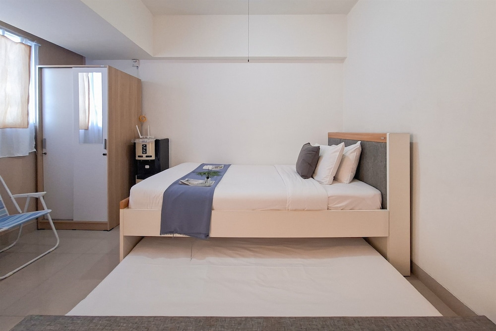 Best Deal Comfortable Studio At Apartment At Cisauk Point