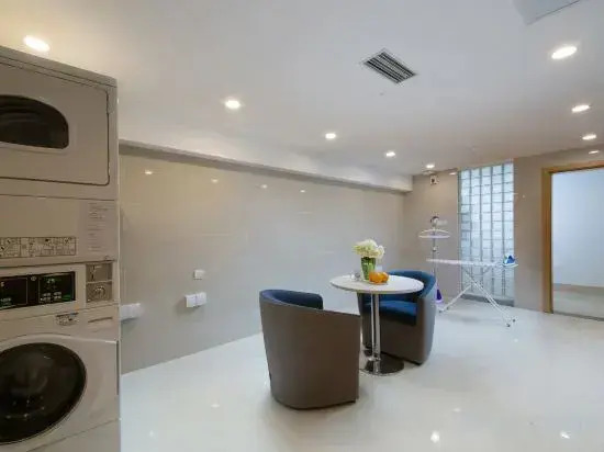 Hui Yue Hotel (Hui Rong Plaza, Chengdu Phoenix Mountain Sports Park)