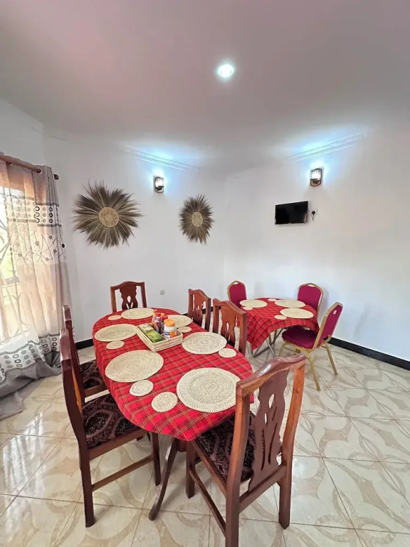 Amora Homestay and Safaris