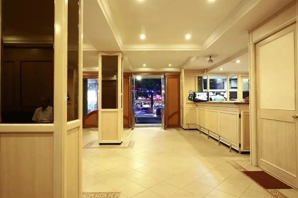 FabHotel Majestic Bus Stand