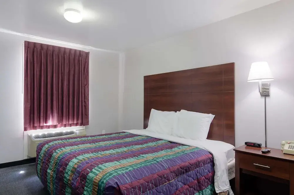 Savannah Suites