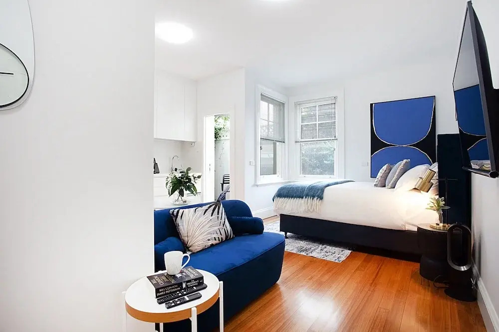 Bright and Beautiful Studio in Quiet Neighbourhood