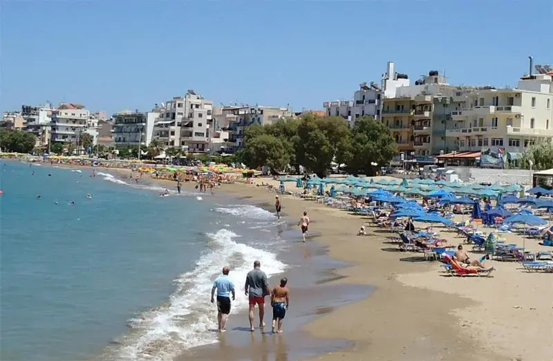 Steps to Nea Chora beach Angela apt ,10min to town