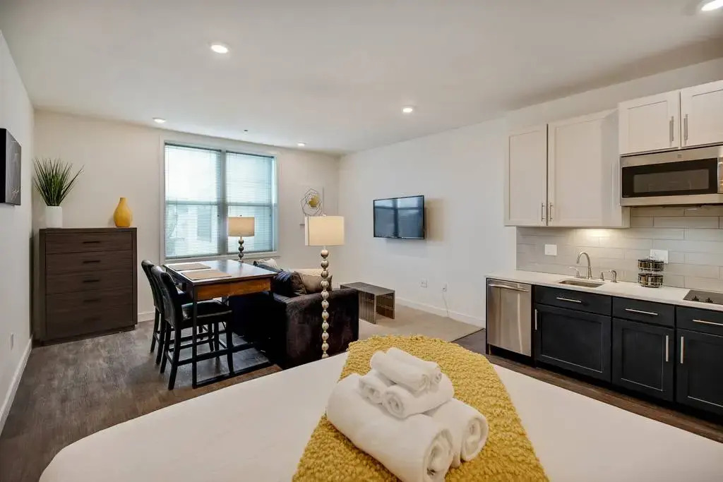 Pine Suite - 209